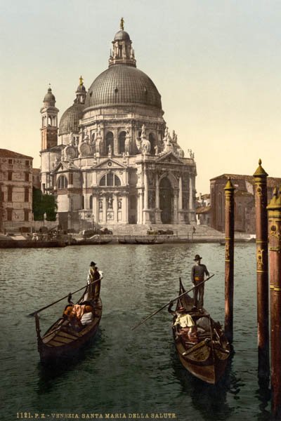 144-Church_of_Salute_Venice_Italy_low